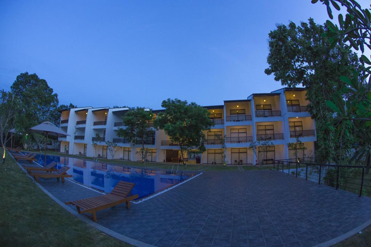 Grand Tamarind Lake Kataragama Luaran gambar
