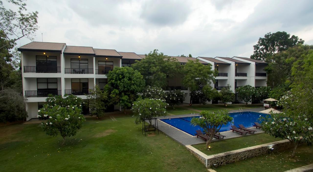 Grand Tamarind Lake Kataragama Luaran gambar