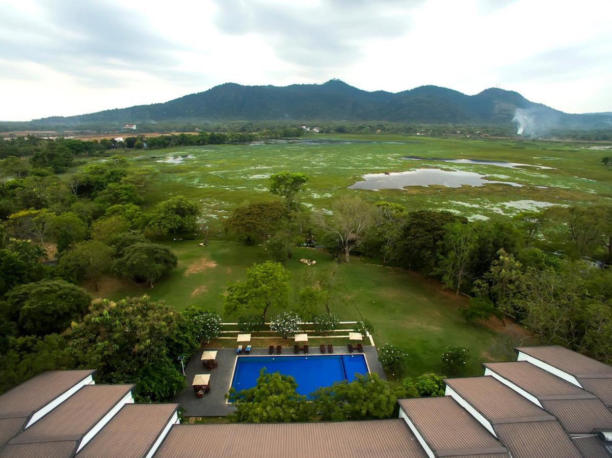Grand Tamarind Lake Kataragama Luaran gambar