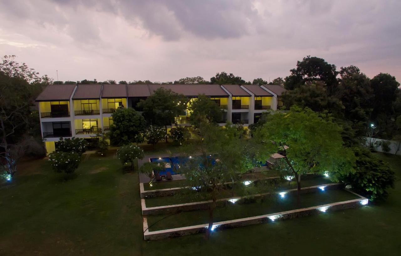Grand Tamarind Lake Kataragama Luaran gambar